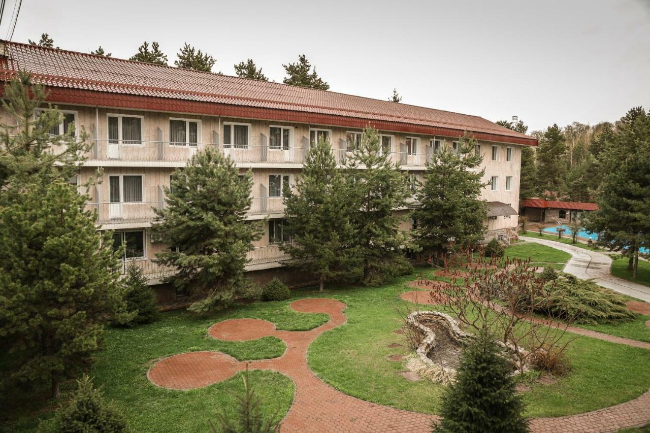 Olympica Hotel Almaty Exterior photo